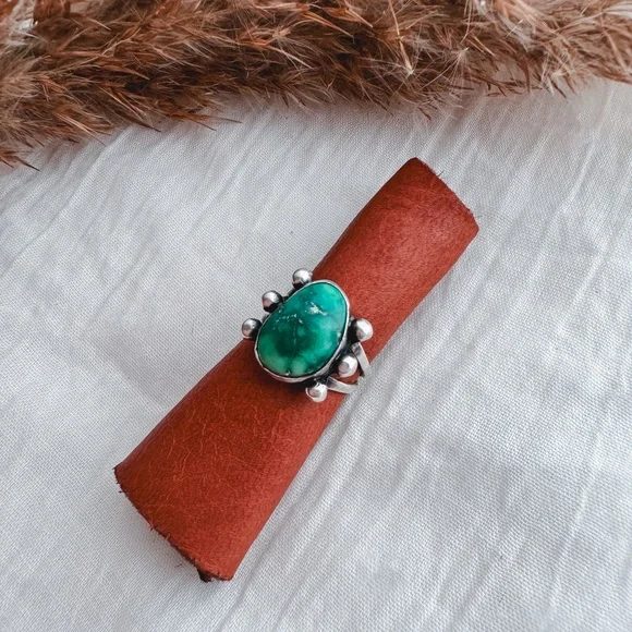 Vintage size 4.5 green turquoise ring - Picture 2 of 3